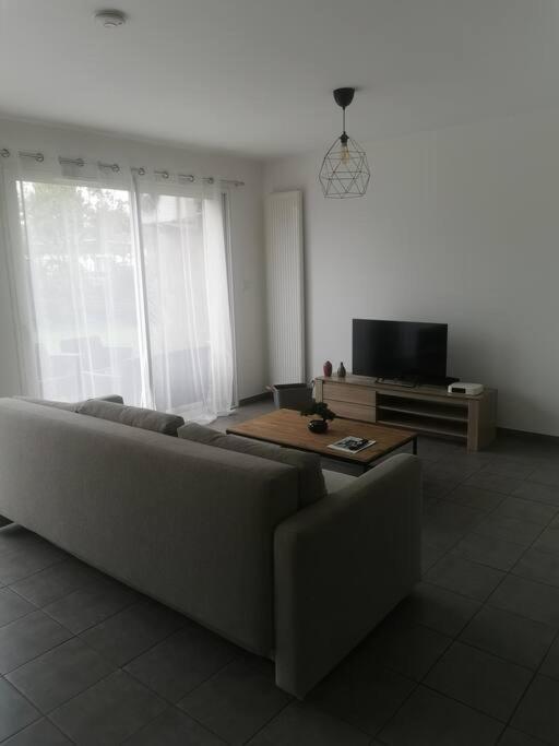 Jolie Maison Entiere Avec 3 Chambres Centre Ville Saint-André-de-Cubzac Eksteriør billede