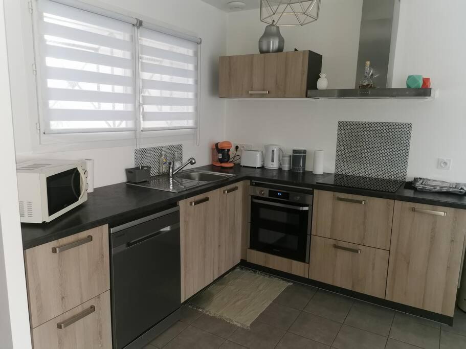 Jolie Maison Entiere Avec 3 Chambres Centre Ville Saint-André-de-Cubzac Eksteriør billede
